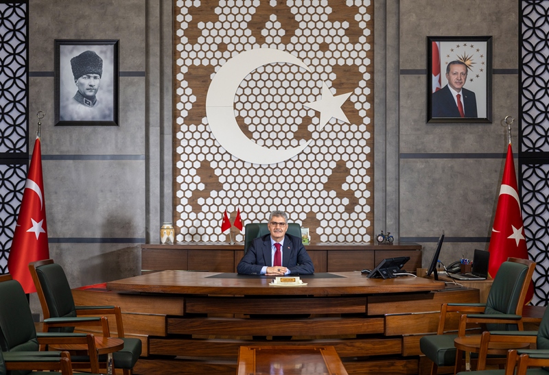 Valimiz Sayın Cahit ÇELİK'in 1 Mayıs Emek ve Dayanışma Günü Mesajı